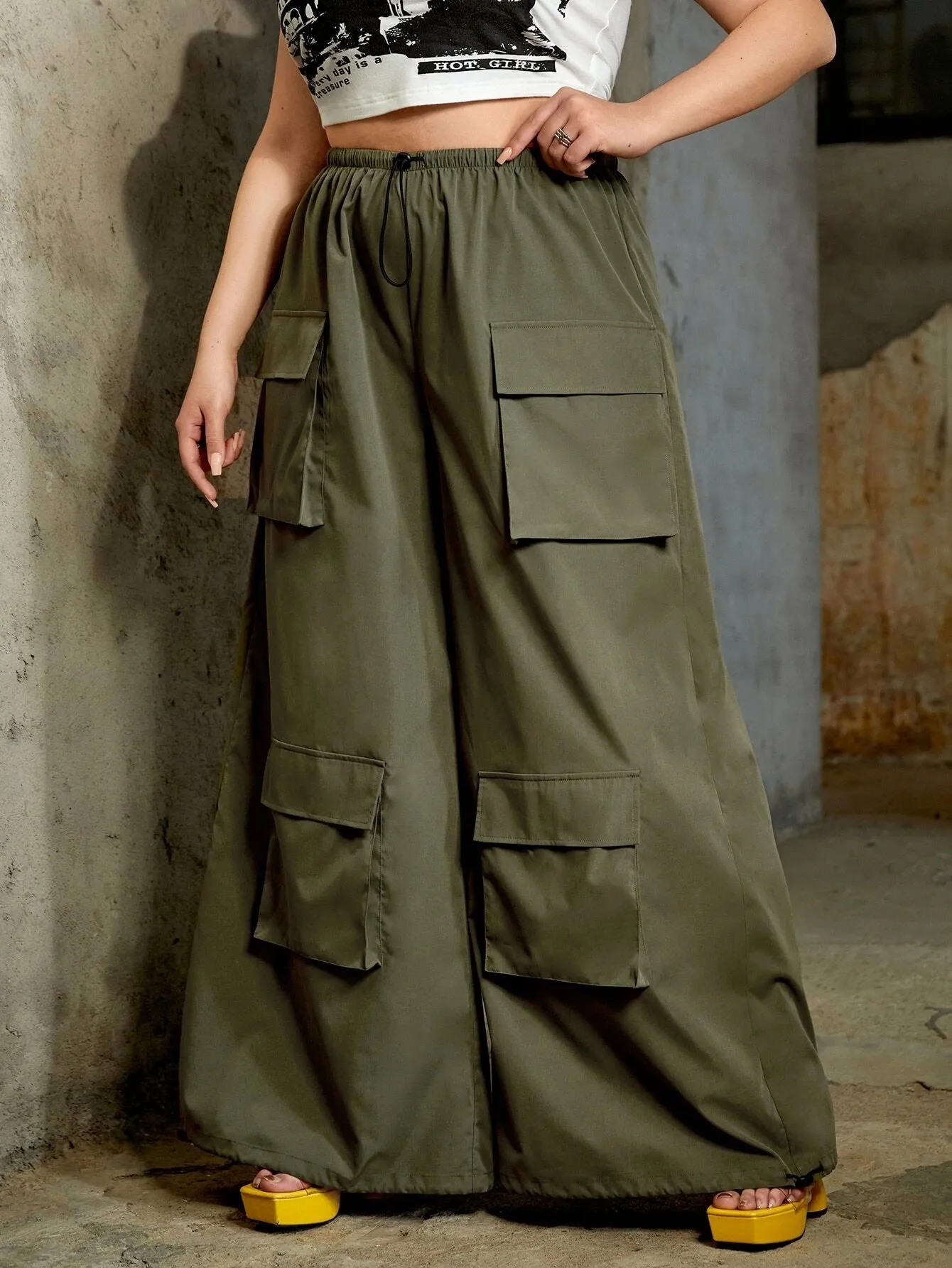 Flap Pocket Drawstring Hem Cargo Pants